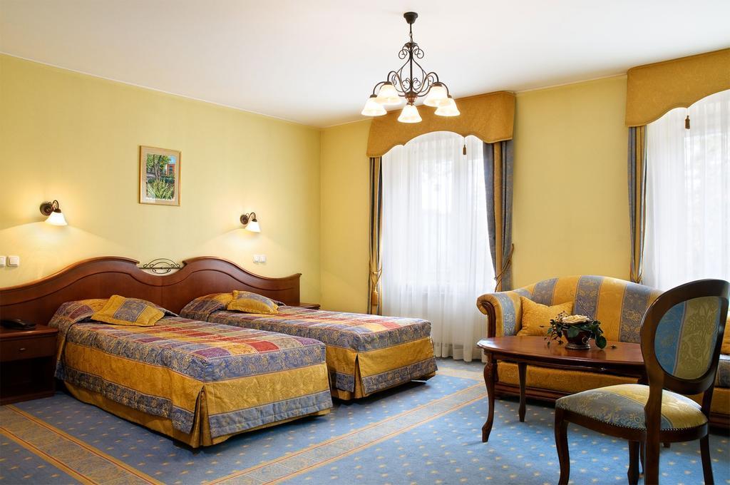 Hotel Aleksander ววอตซวาเวก ภายนอก รูปภาพ