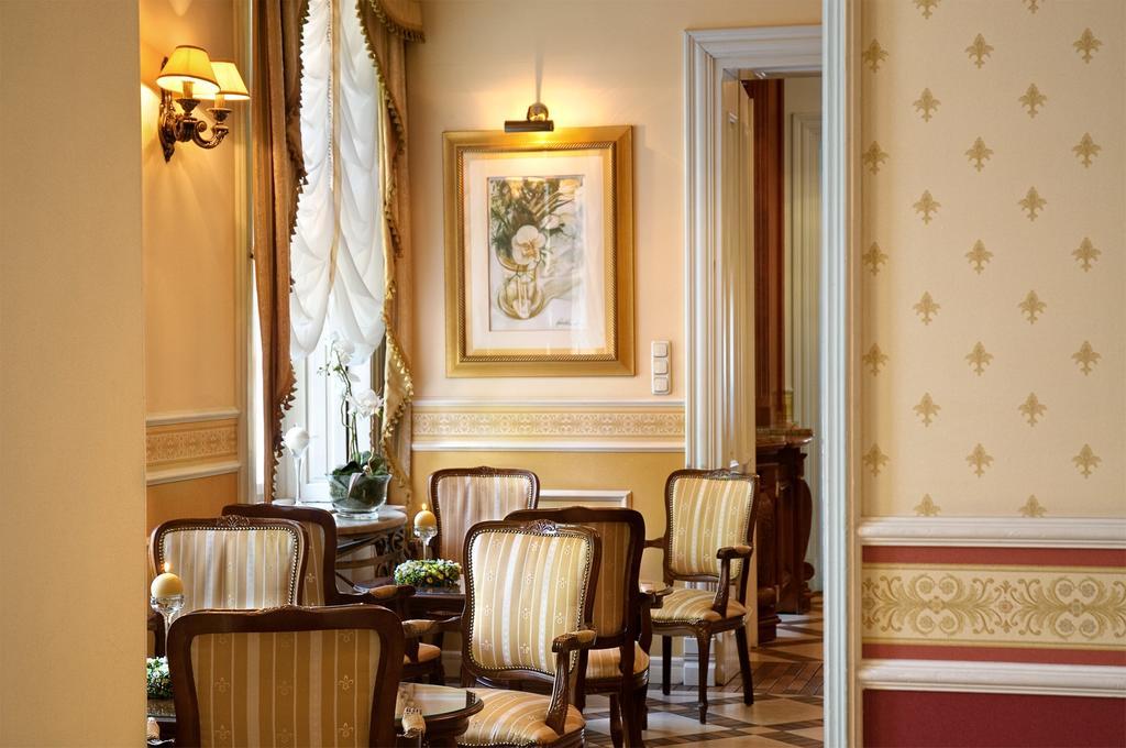 Hotel Aleksander ววอตซวาเวก ภายนอก รูปภาพ