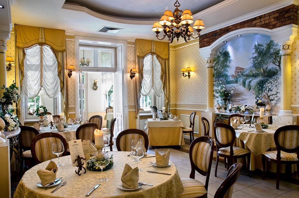 Hotel Aleksander ววอตซวาเวก ภายนอก รูปภาพ